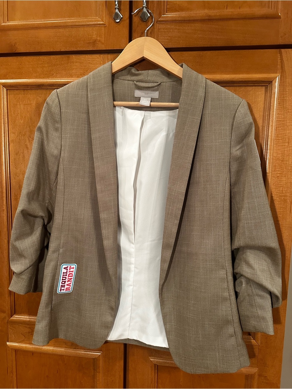 H&M Taupe Blazer Tequila Bandit Somebody’s Problem Patches - Picture 8 of 8